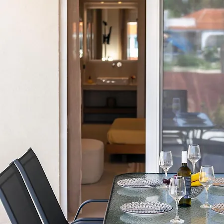 Living Апартаменты Фалираки