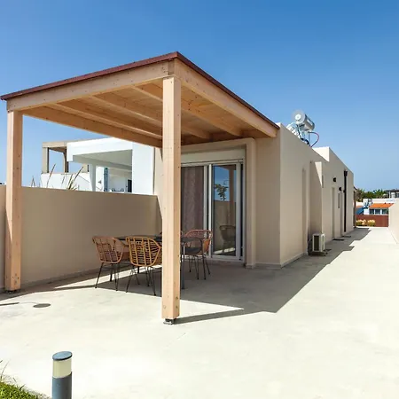 Living Фалираки