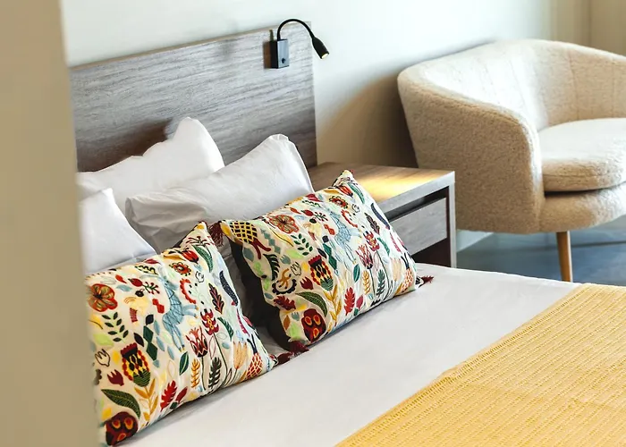 Living * Φαληράκι